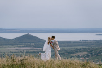 Jurufoto perkahwinan Csaba Varga. Foto pada 11.09.2025
