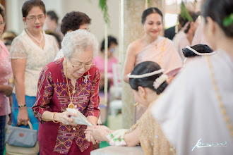 Fotografo di matrimoni Komson Sawhegwiharee. Foto del 05.09.2020