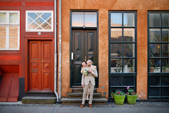 Fotograf ślubny Monica Hjelmslund. Zdjęcie z 26.05.2025