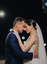 Fotografo di matrimoni Arieta Kallimpordani. Foto del 27.12.2023