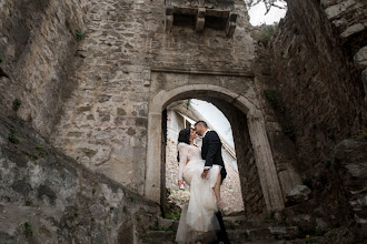 Wedding photographer Viki Theofili. Photo of 02.04.2025