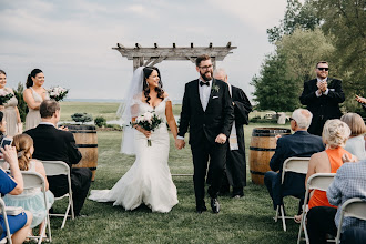 Wedding photographer Emma Davidson. Photo of 28.04.2019