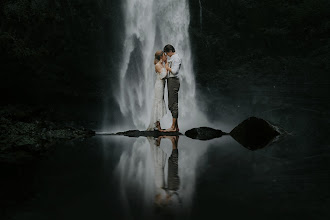 Fotógrafo de casamento Komang Frediana. Foto de 13.12.2020