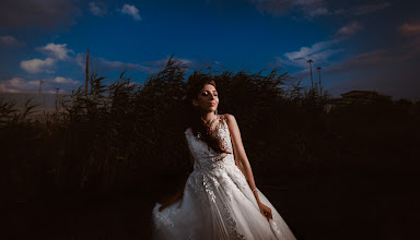 Wedding photographer Simona Turano. Photo of 15.12.2023