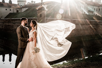 Fotografo di matrimoni Zhanna Poznyak. Foto del 02.08.2019