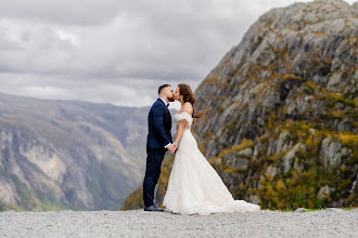 Fotografer pernikahan Karol Woś. Foto tanggal 21.02.2024