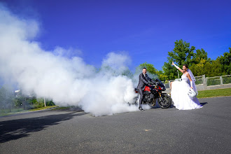 Fotógrafo de casamento Zsolt Vinglman. Foto de 08.03.2019