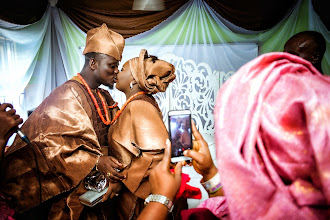 Düğün fotoğrafçısı Ebenezer Jean-fidèle Ananou. Fotoğraf 09.01.2021 tarihinde
