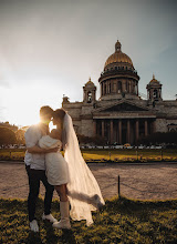 Jurufoto perkahwinan Olga Kozlova. Foto pada 08.04.2024