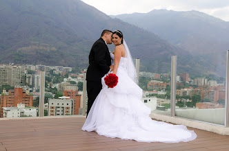 Fotografo di matrimoni Moises Esmeral. Foto del 01.05.2016