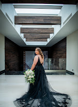 Wedding photographer Angie Alfaro. Photo of 27.10.2023