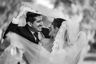 Fotografo di matrimoni Percy Rodriguez. Foto del 08.04.2024