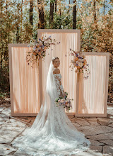 Wedding photographer Mark  Tracey Crown. Photo of 21.05.2025