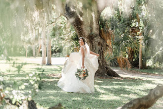 Wedding photographer Tara Tomlinson. Photo of 10.03.2020