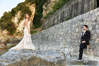 婚禮攝影師Nikos Savidis. 19.06.2019的照片