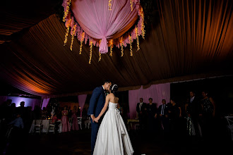 Düğün fotoğrafçısı Arvin Guerrero. Fotoğraf 23.08.2021 tarihinde