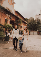 Düğün fotoğrafçısı Polina Bushkova. Fotoğraf 20.03.2024 tarihinde