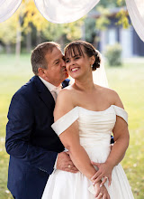 Fotografo di matrimoni Veronika Csizmazia-Kaproncai. Foto del 02.10.2025