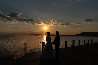 Düğün fotoğrafçısı Csaba Révész. Fotoğraf 04.06.2025 tarihinde