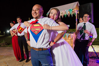 Jurufoto perkahwinan Javier Morales. Foto pada 17.10.2018