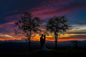 婚礼摄影师Nakharin Arunpattharawanit. 22.06.2019的图片