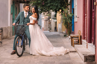 Wedding photographer Giorgos Polopetrakis. Photo of 10.12.2024