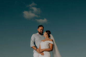 Wedding photographer Brigitta Lezancsek. Photo of 01.10.2024