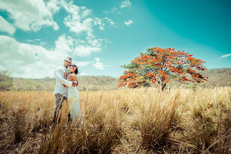 Wedding photographer Toh Gouttenoire. Photo of 13.02.2019