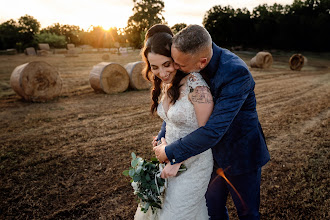 Fotografo di matrimoni Luca Storri. Foto del 19.11.2024