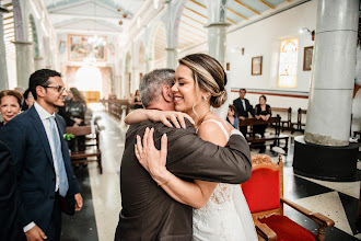Wedding photographer Engelbert Vivas. Photo of 04.03.2025