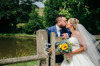 Svatební fotograf Kate Dixon. Fotografie z 01.07.2019