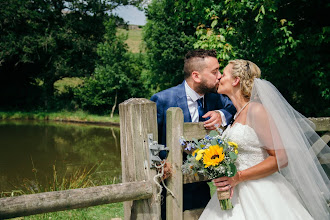 Fotógrafo de bodas Kate Dixon. Foto del 01.07.2019