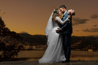 Fotógrafo de bodas Oscar Osorio. Foto del 08.05.2024
