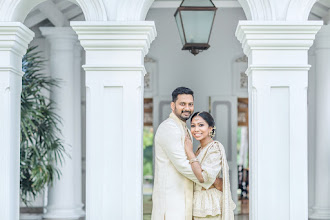 婚礼摄影师Dinesh Wanigarathna. 02.07.2020的图片