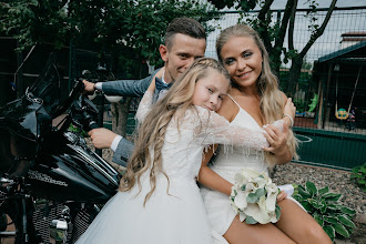 Düğün fotoğrafçısı Katya Mukhina. Fotoğraf 01.05.2025 tarihinde