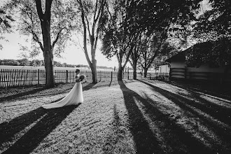 Wedding photographer Ákos Erdélyi. Photo of 26.09.2025