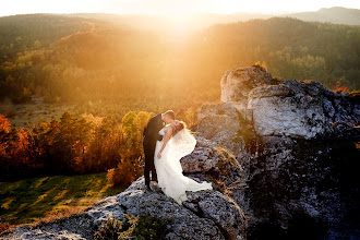 Nhiếp ảnh gia ảnh cưới Iwona Rzeczycka. Ảnh trong ngày 04.11.2022