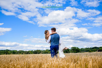 Fotografo di matrimoni Zoe Cooper. Foto del 02.07.2019