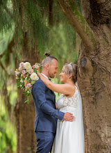 Wedding photographer Sandra Antill. Photo of 04.07.2022