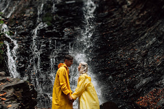 Photographe de mariage Nazar Luniv. Photo du 08.10.2019