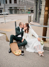 Düğün fotoğrafçısı Sandra Rogozina. Fotoğraf 18.04.2024 tarihinde