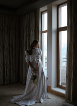 Fotógrafo de casamento Evgeniya Razzhivina. Foto de 28.03.2022