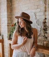 Heidi Prins (violetlightphoto)