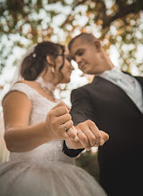 Fotógrafo de casamento Károly Tömösközi Károly. Foto de 27.10.2020