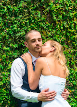 Wedding photographer Jason Barnett. Photo of 23.10.2019